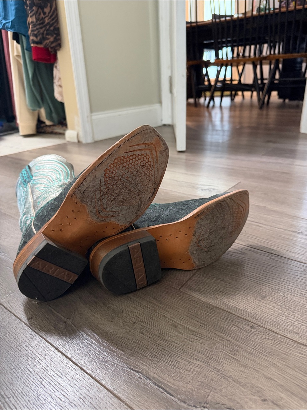 Women’s Western Cowboy Boots - Picture 3 of 5